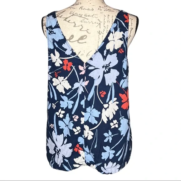 EUC Time & Tru floral print sleeveless top - Picture 4 of 6
